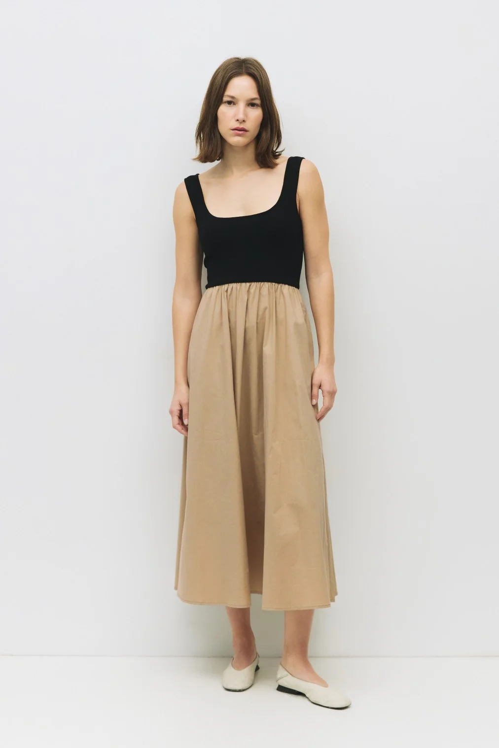 Beige Black Contrast Knit Poplin Sleeveless Maternity Midi Dress - Image 5