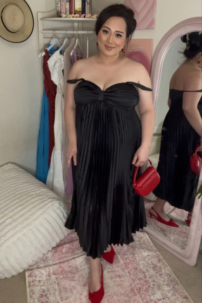 Black Satin Pleated Sweetheart Maternity Midi Dress - Image 6