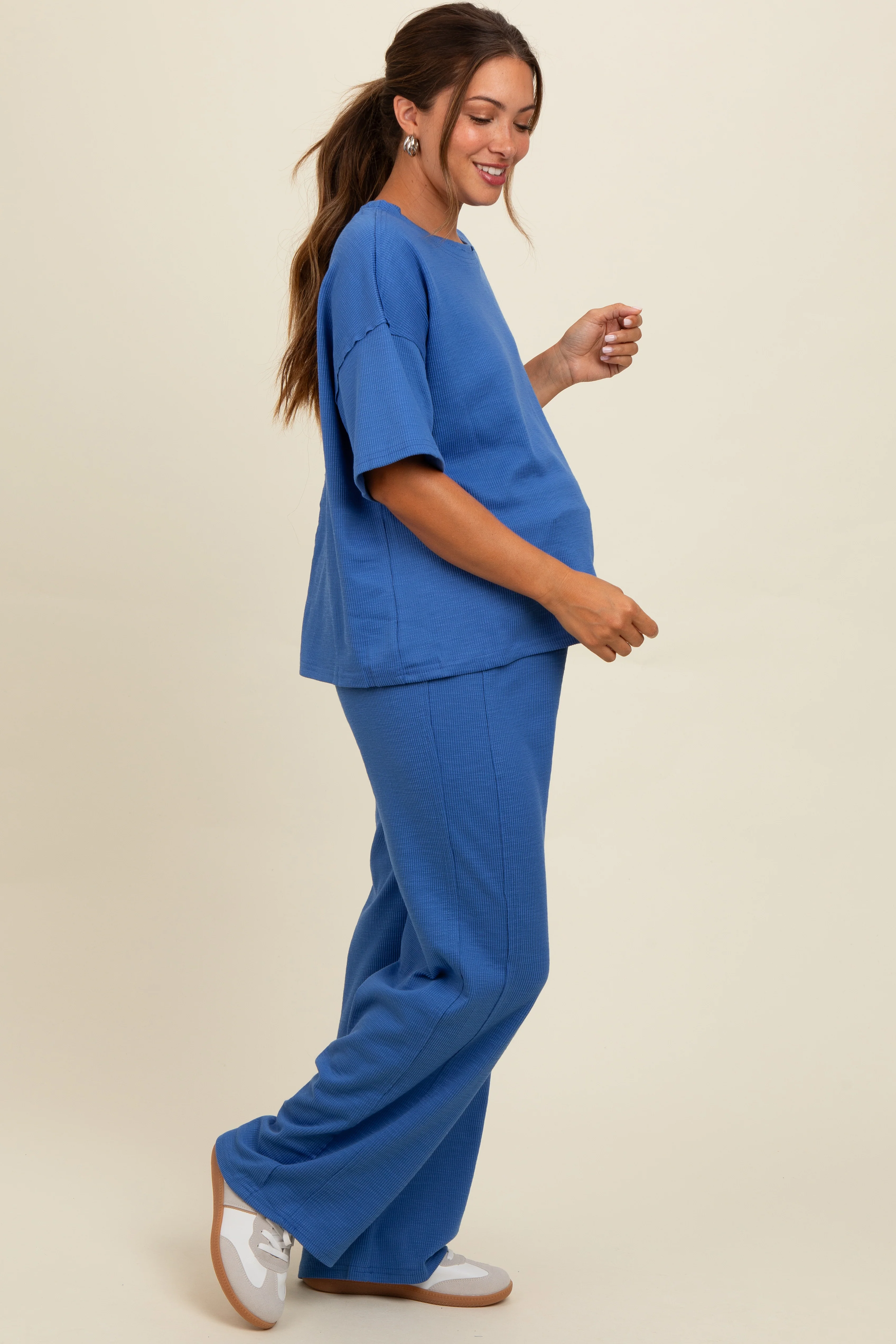Blue Textured Knit Oversized Tee And Pants Maternity Set - Image 3