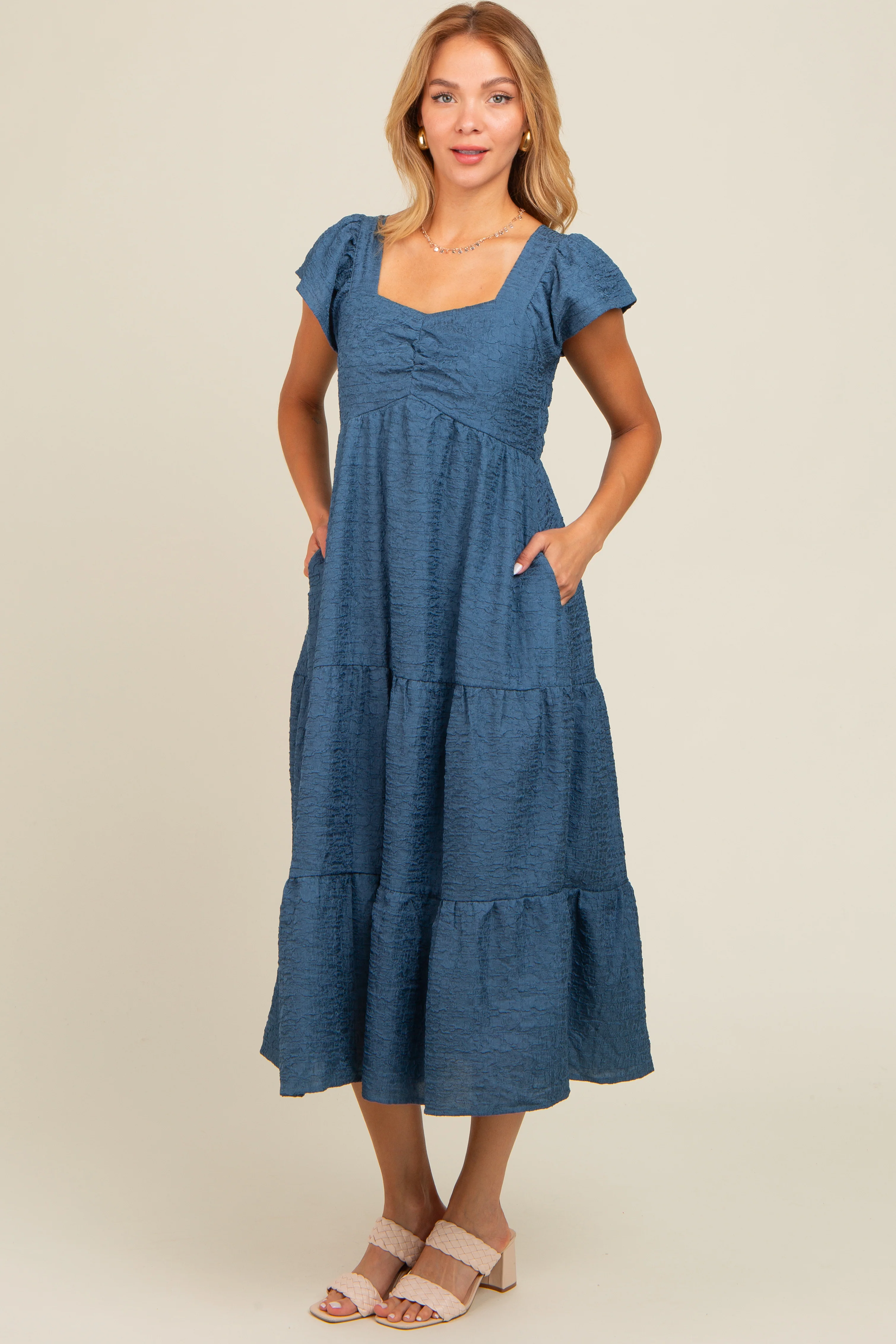 Blue Textured Sweetheart Neck Short Puff Sleeve Tiered Maternity Midi Dress - Image 4