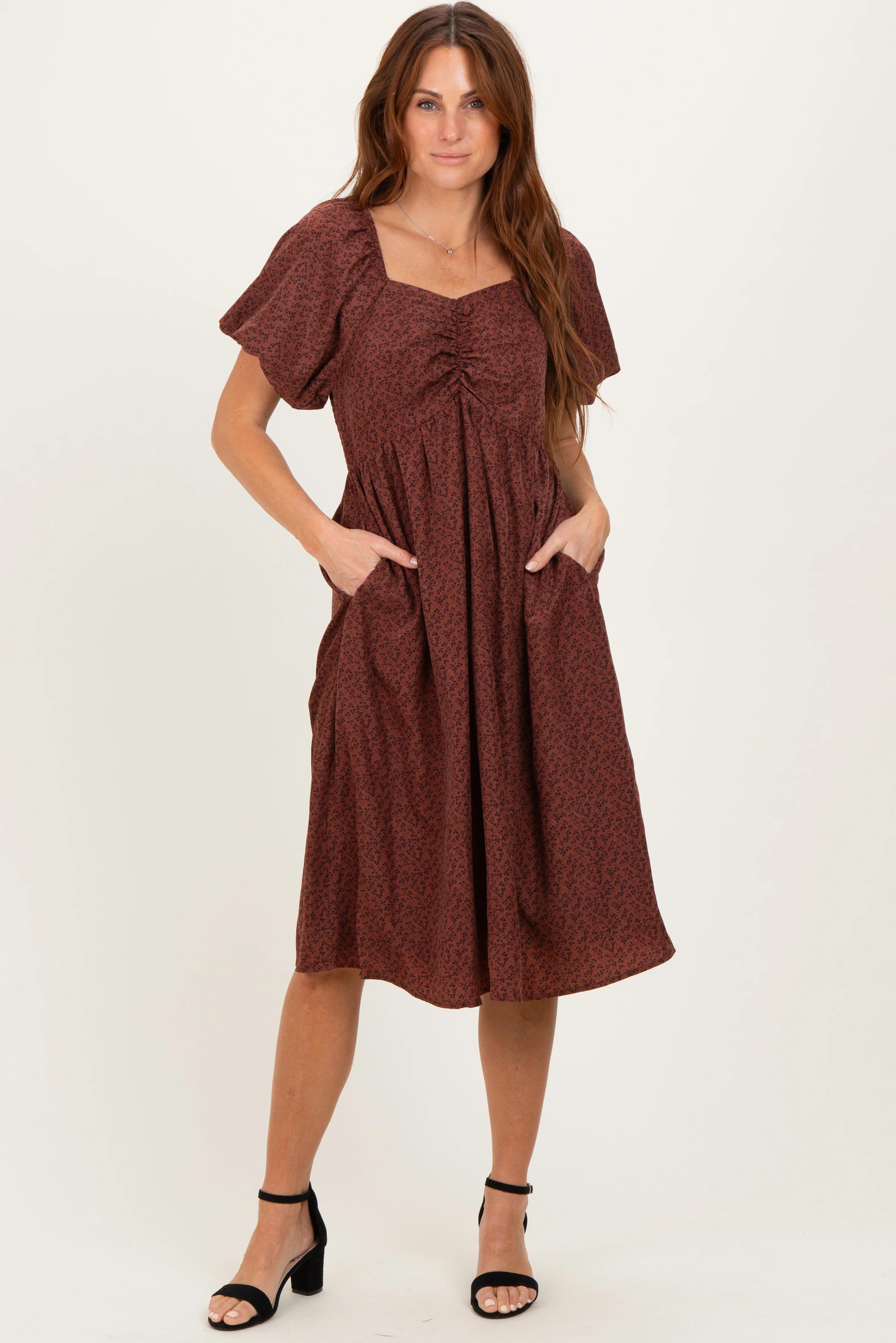 Brown Ruched Sweetheart Neck Maternity Dress - Image 5