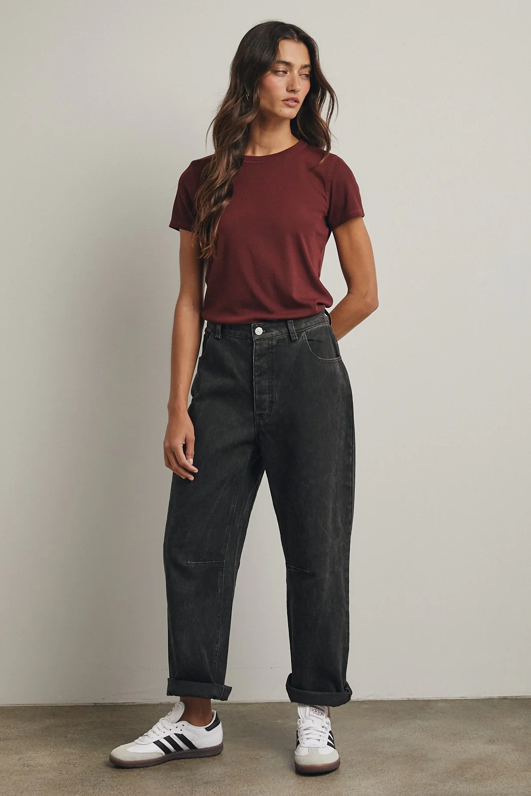 Burgundy Ribbed Short Sleeve Curved Hem Top - Image 4