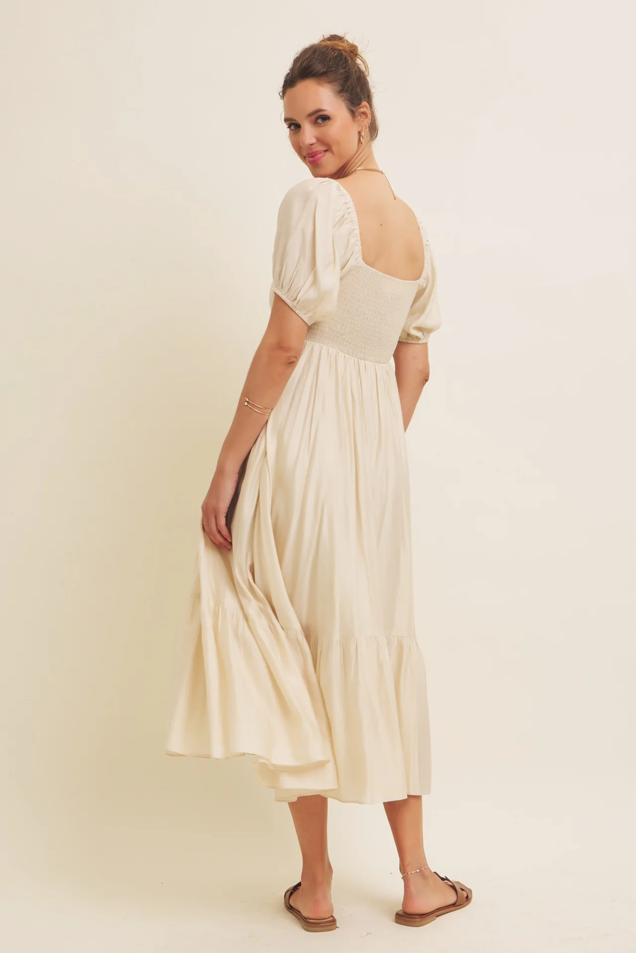 Cream Ruched Sweetheart Neck Tiered Midi Dress - Image 4