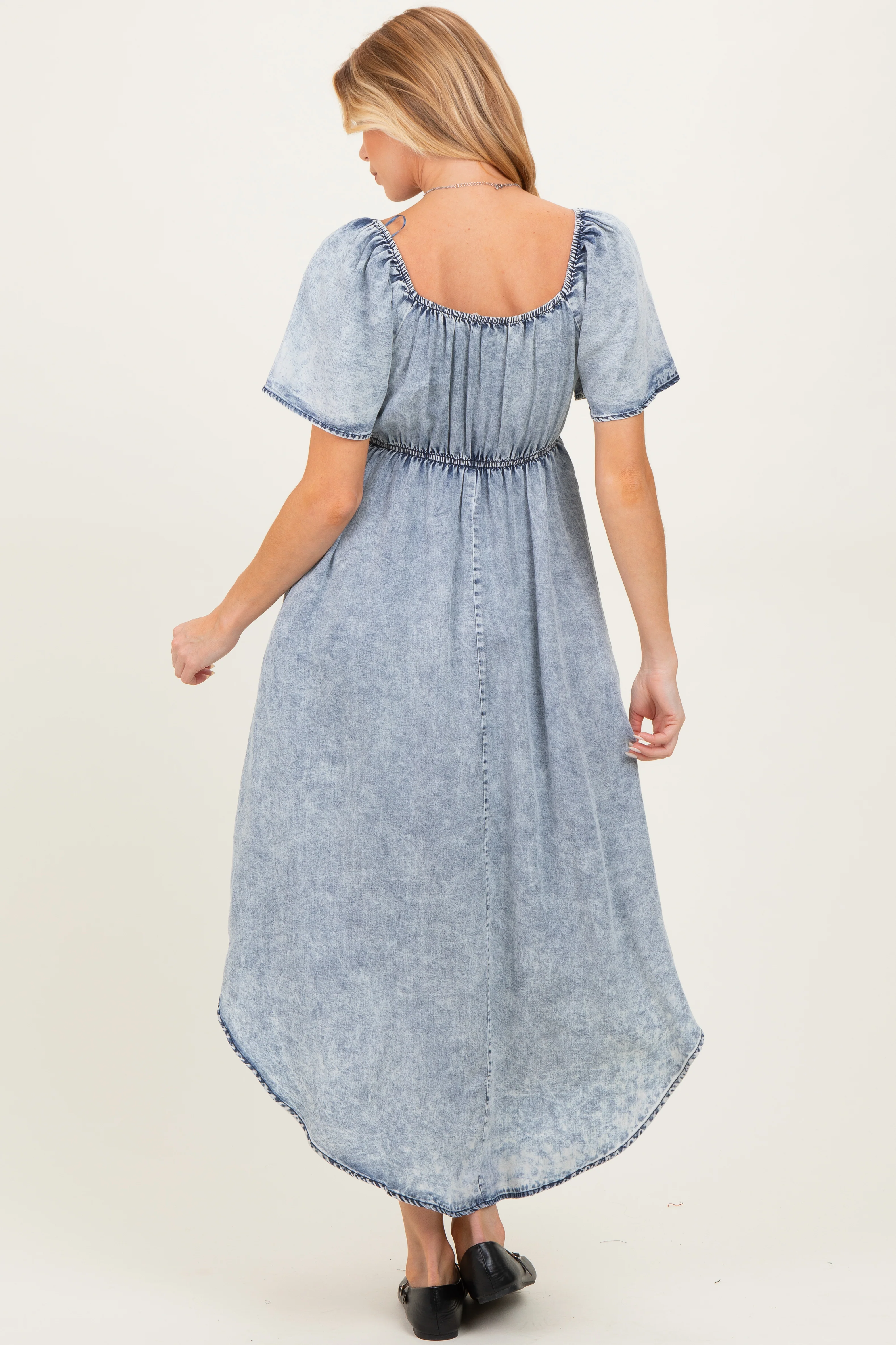 Light Blue Chambray Cinched Tie Bust Maternity Maxi Dress - Image 4