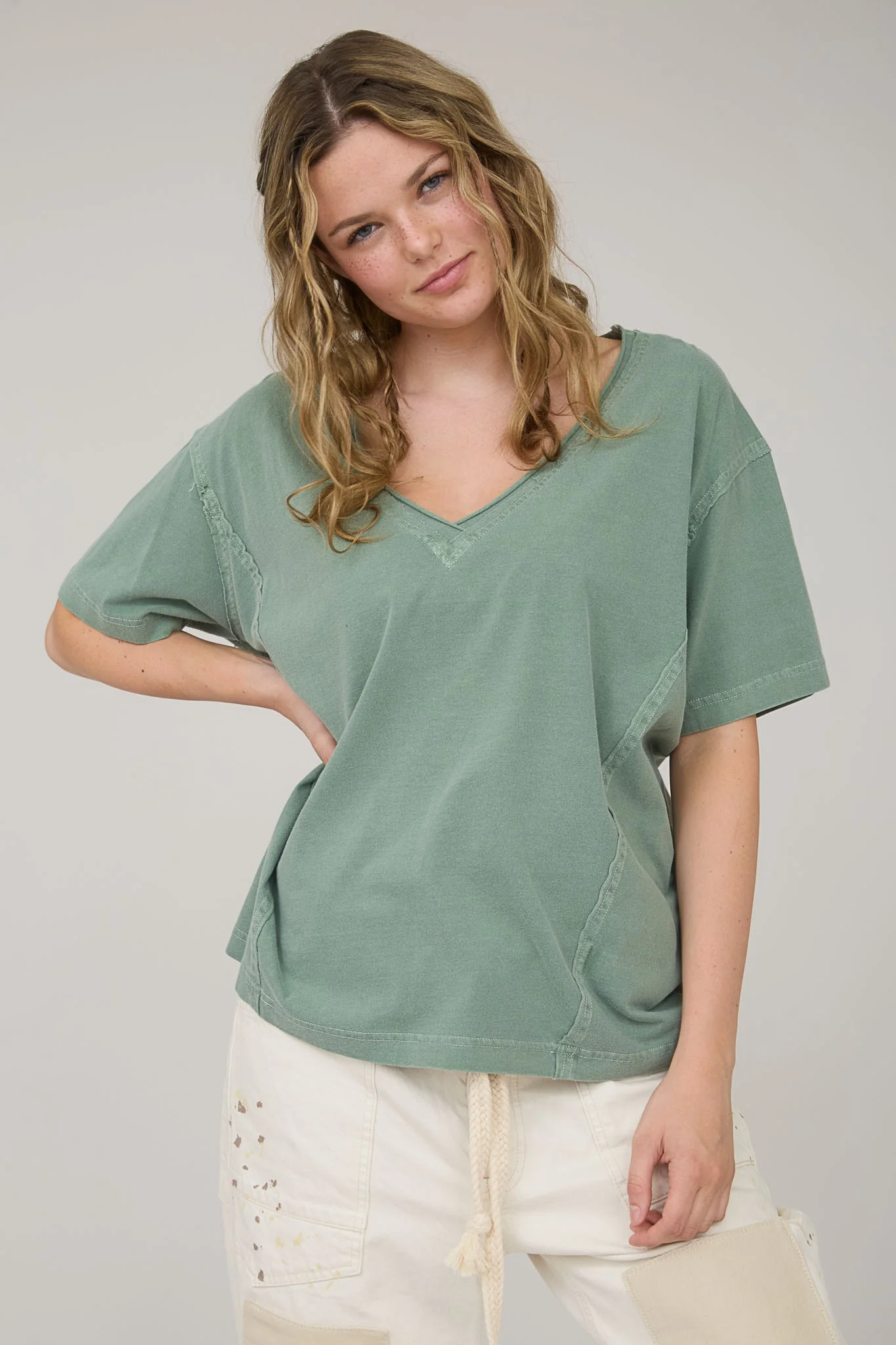 Light Olive Raw Edge V-Neck Short Sleeve Maternity T-Shirt - Image 5