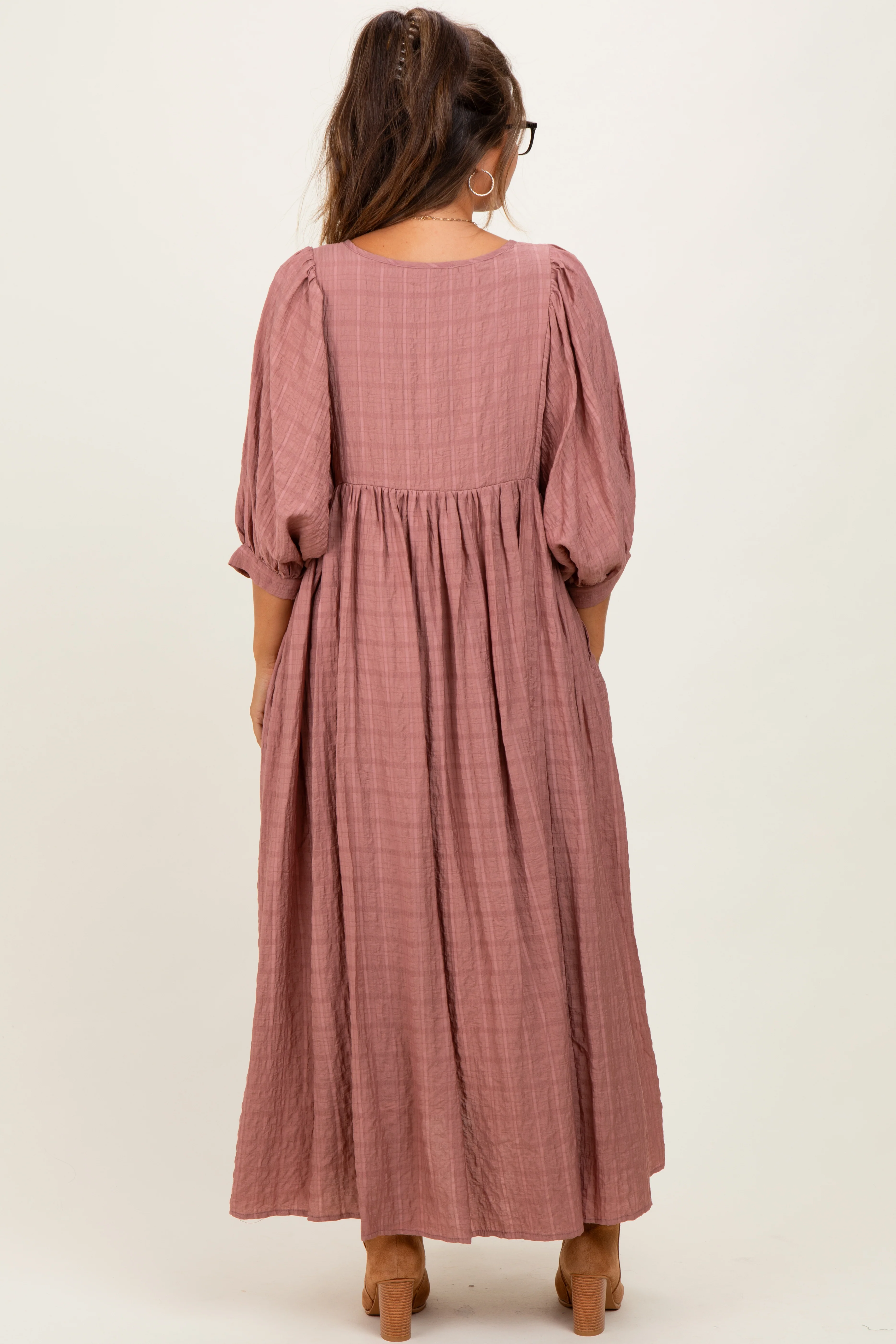 Mauve Plaid Front Tie Cutout Maternity Midi Dress - Image 3