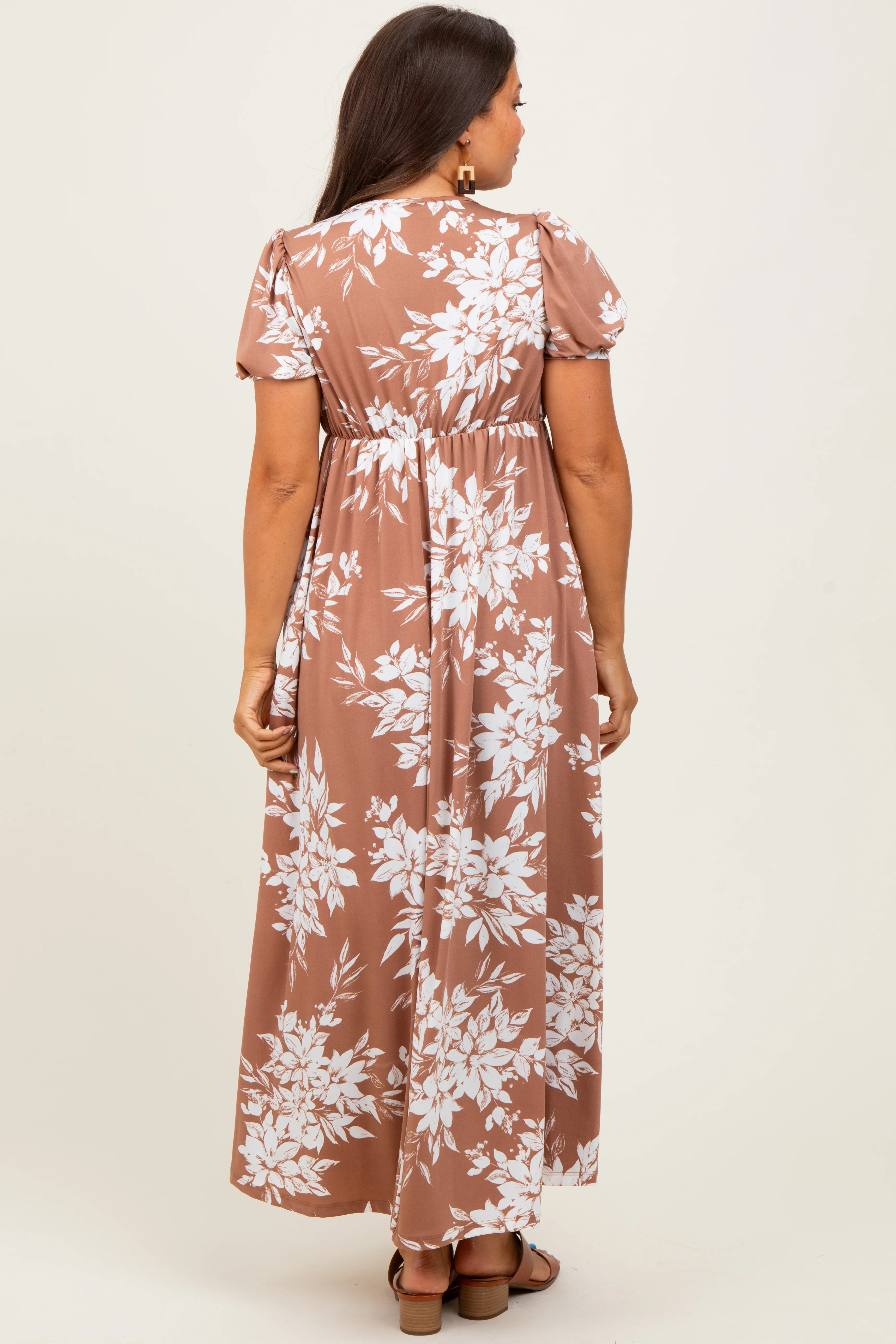 Mocha Floral Print Short Sleeve V-Neck Maternity Maxi Dress - Image 4