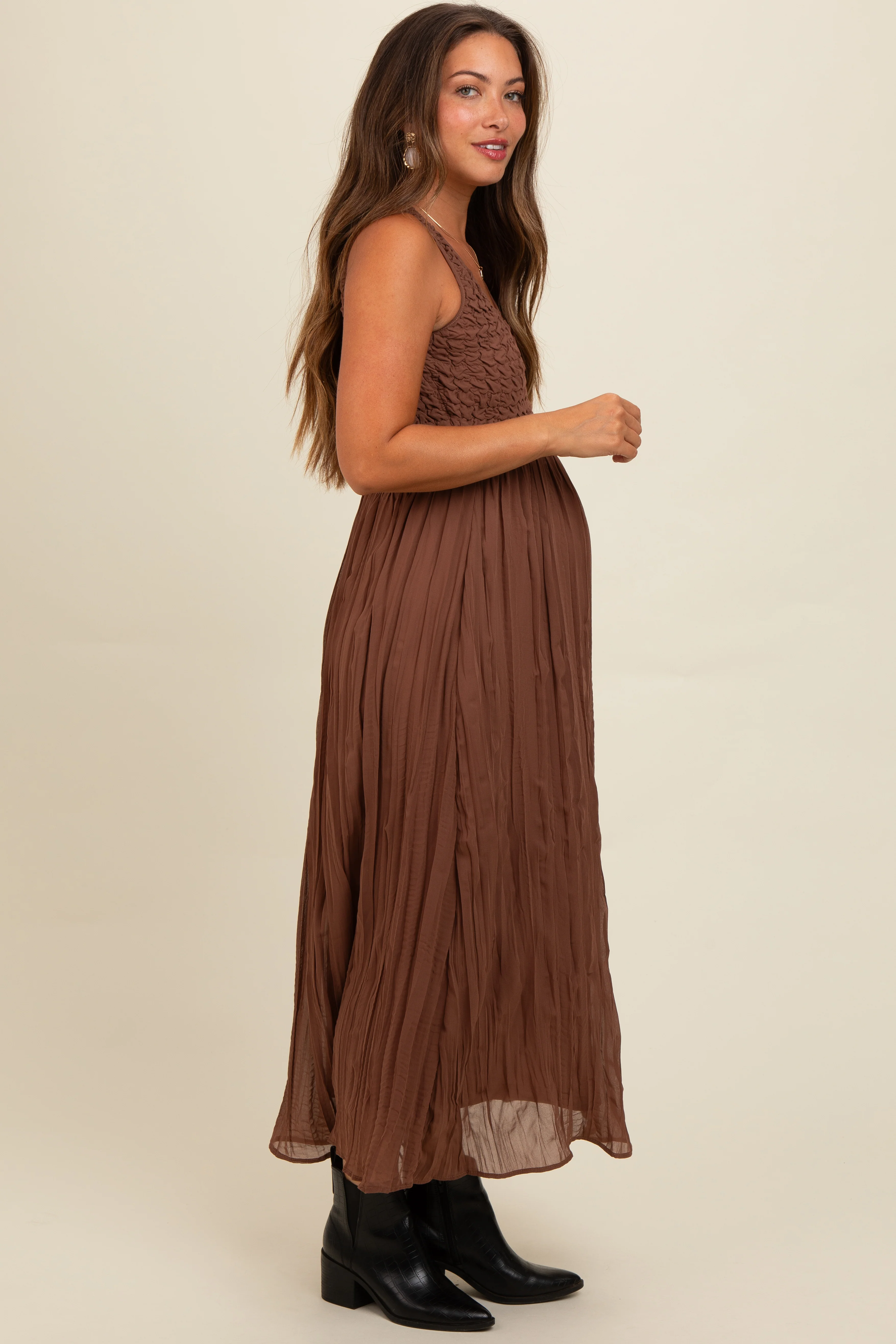 Mocha Textured Smocked Bodice Sleeveless Maternity Maxi Dress - Image 3