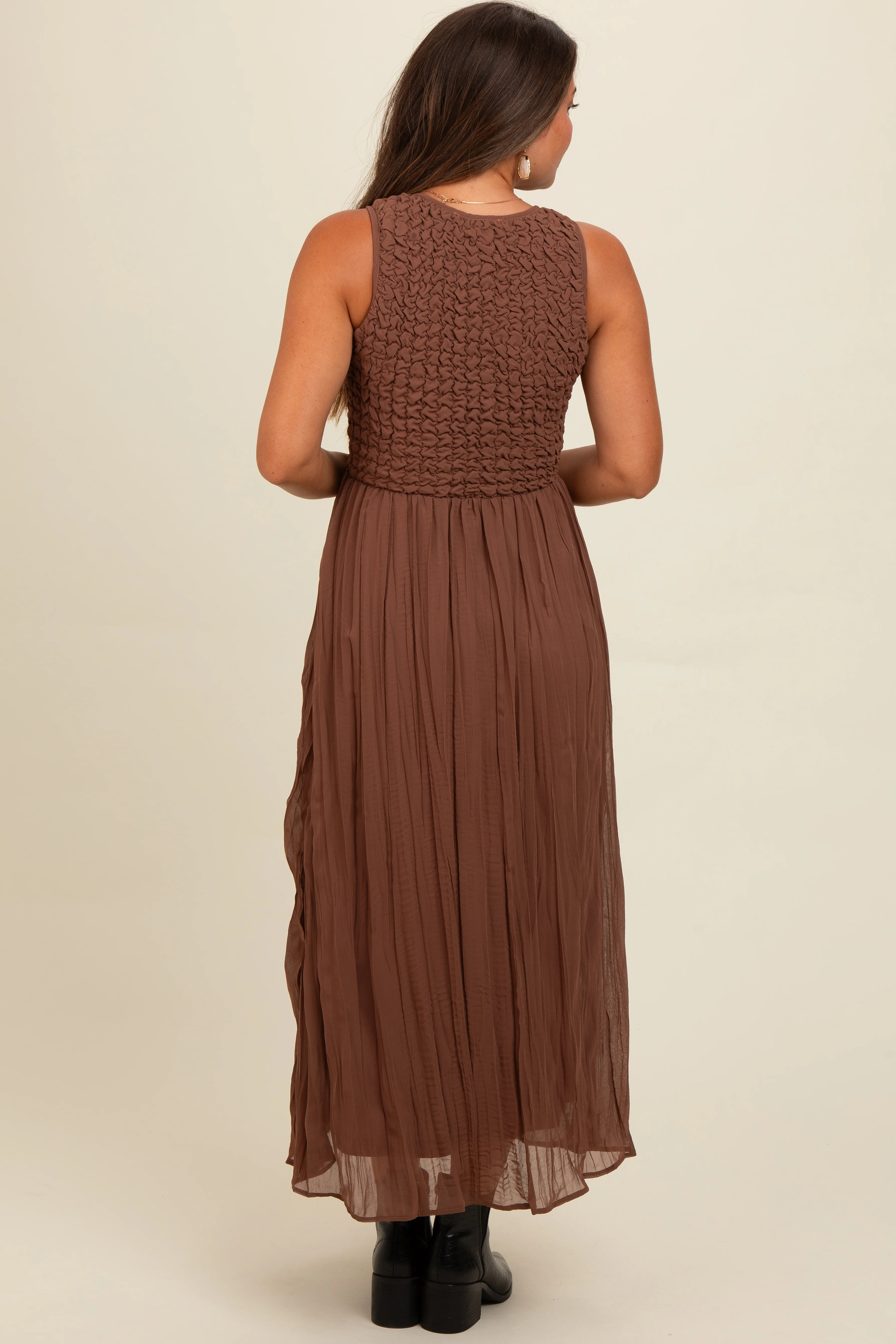 Mocha Textured Smocked Bodice Sleeveless Maternity Maxi Dress - Image 4
