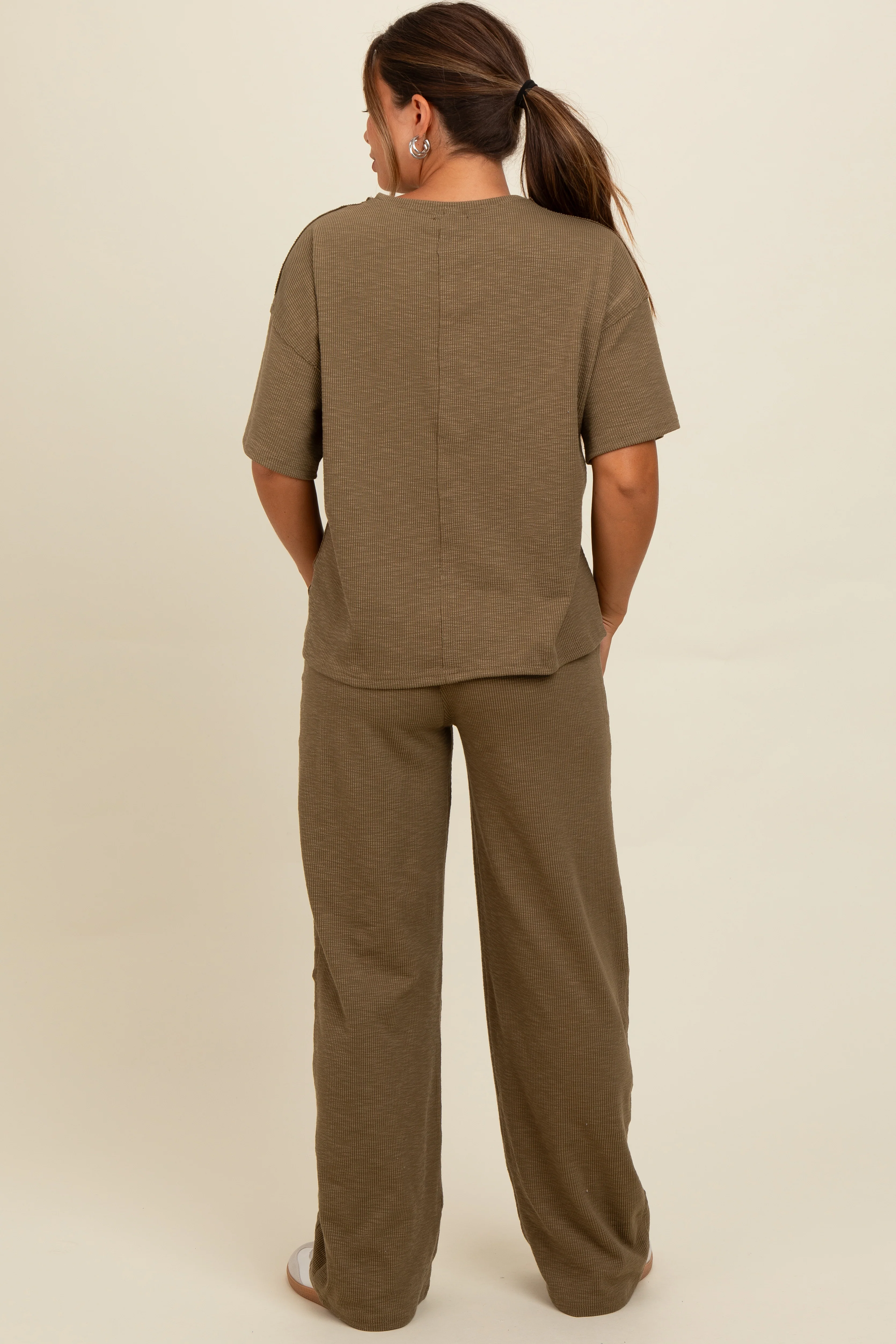 Olive Textured Knit Oversized Tee And Pants Maternity Set - Image 4